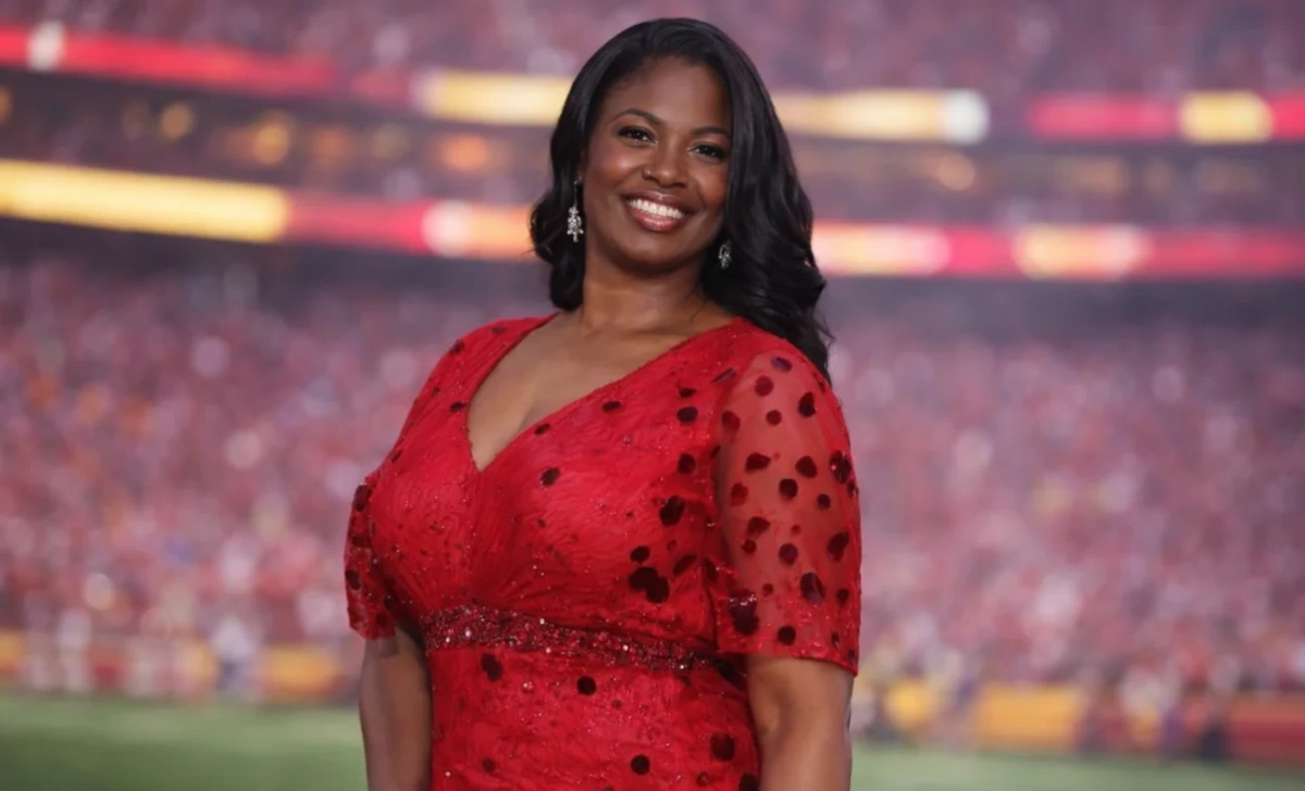 Mia Bieniemy, wife of NFL coach Eric Bieniemy, with her family