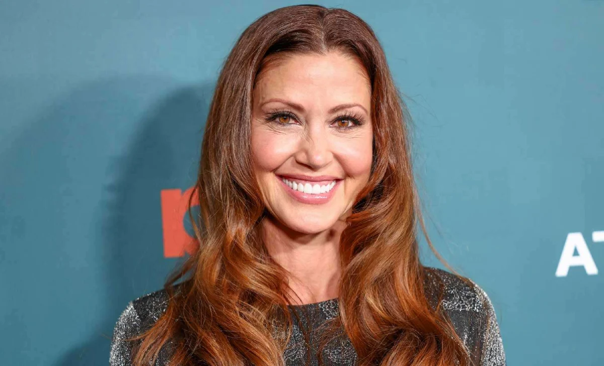 Shannon Elizabeth Net Worth – actress, poker player, and wildlife conservationist
